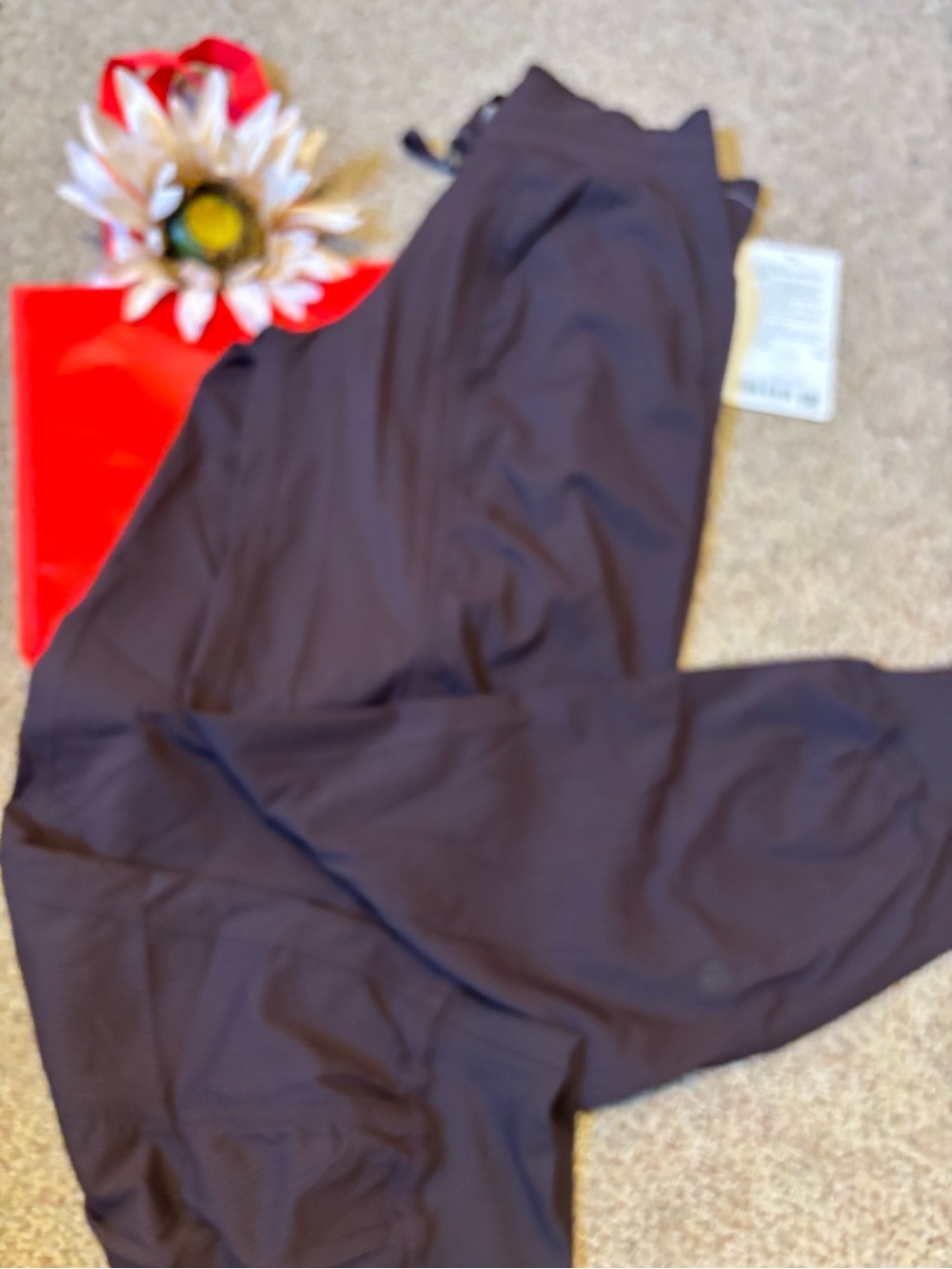 🆕Bnwt lululemon athletica dance studio mid rise Women's Dark Brown Track Joggers - Picture 14 of 15